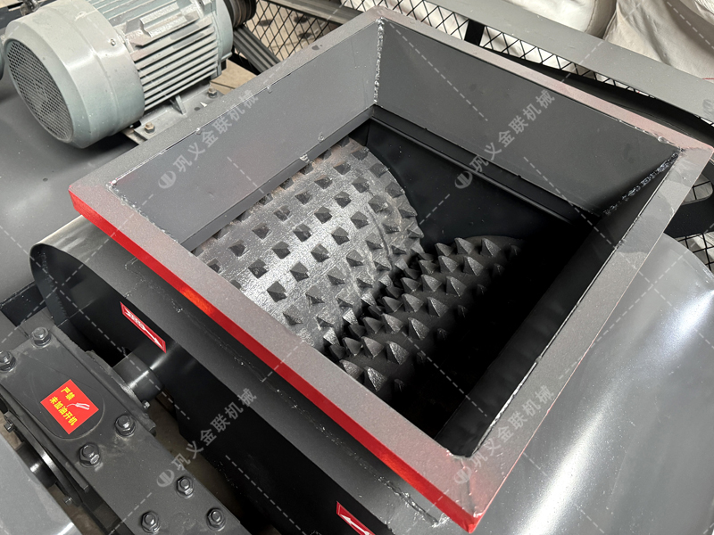 采購雙齒輥破碎機(jī)必問的7個問題!少問一個都可能被坑? 采購雙齒輥破碎機(jī)必問的7個問題!少問一個都可能被坑?